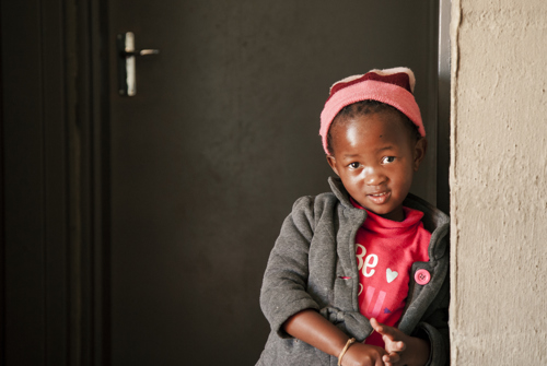 Items op NPO radio 1 en NOS over opschorting interlandelijke adopties en de gevolgen